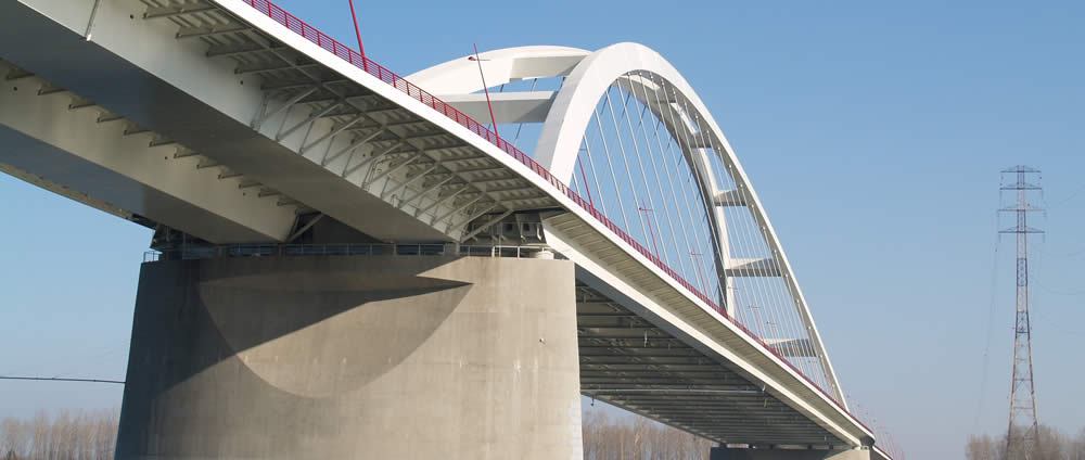 Dunaujvarosi Brücke